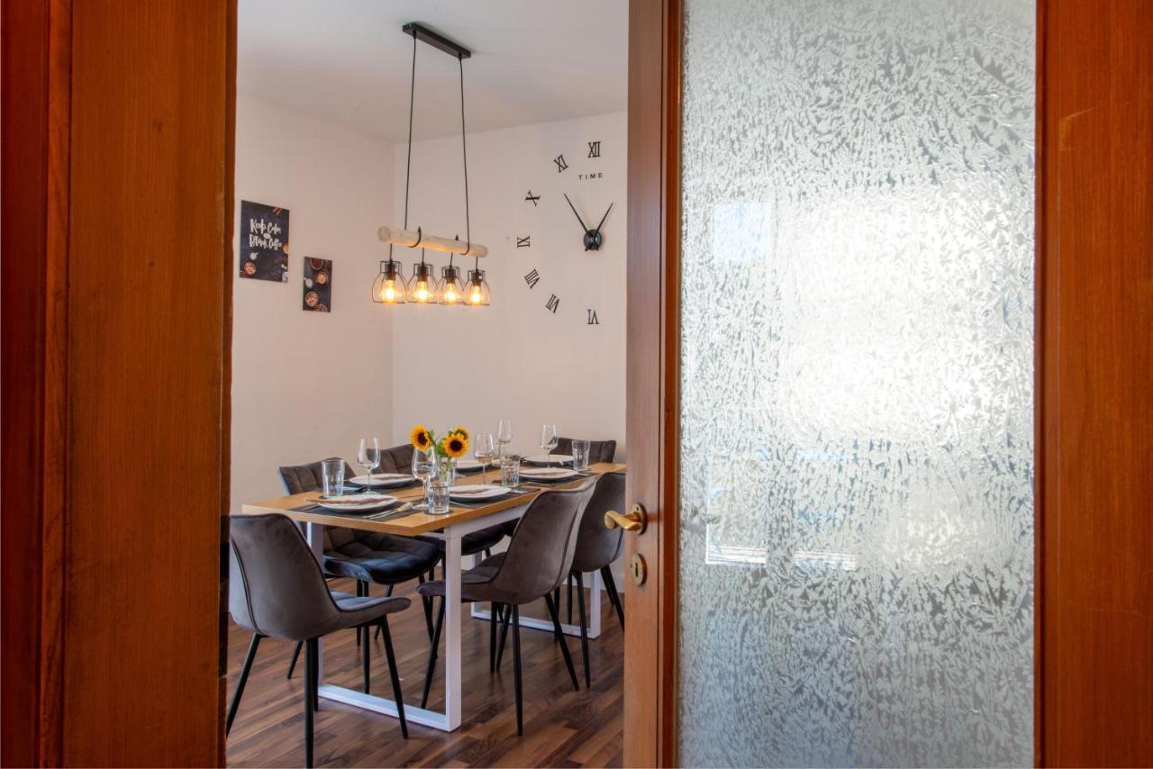 Bessa Homes 6 Personen 2 Schlafzimmer, 3 King Size, Betten, Balkon, Kueche Haag in Oberbayern Exterior photo