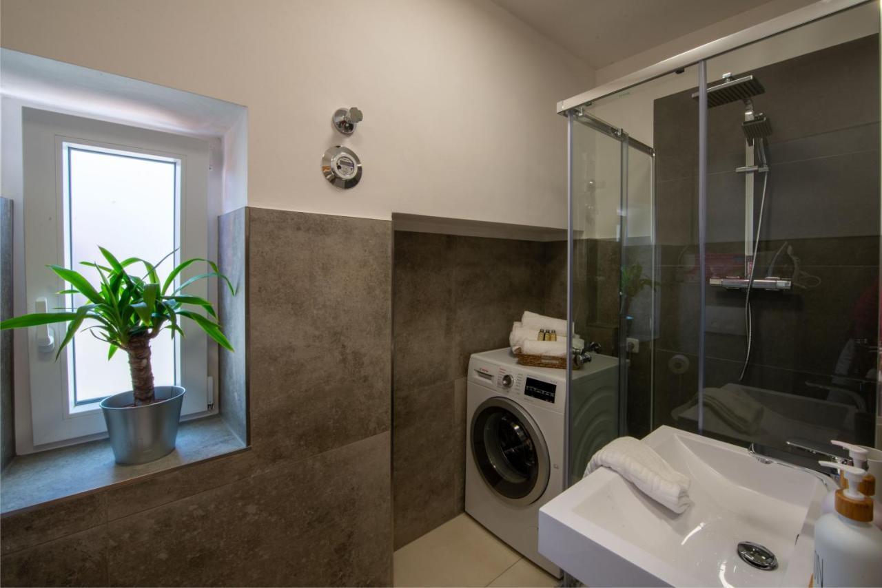 Bessa Homes 6 Personen 2 Schlafzimmer, 3 King Size, Betten, Balkon, Kueche Haag in Oberbayern Exterior photo