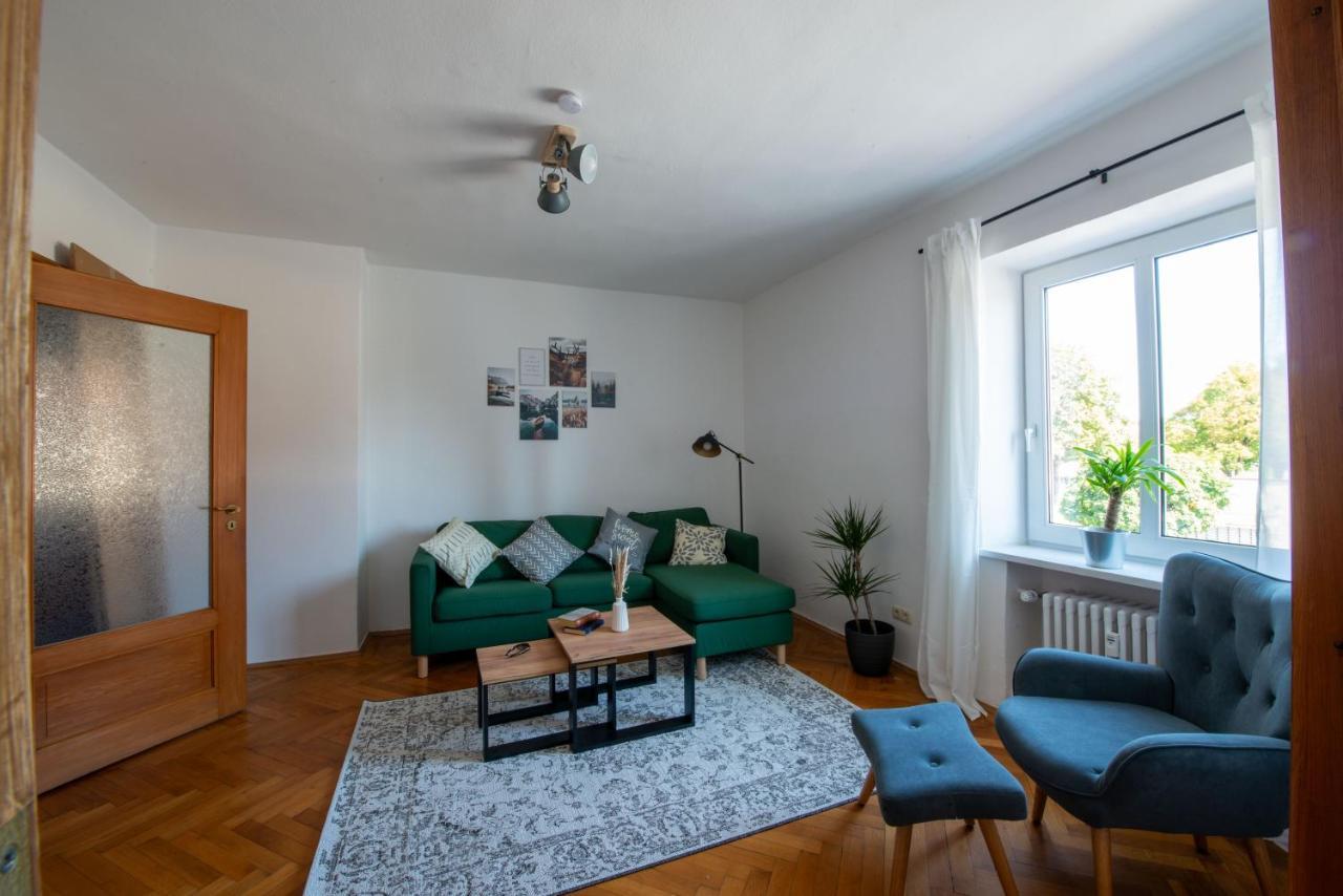 Bessa Homes 6 Personen 2 Schlafzimmer, 3 King Size, Betten, Balkon, Kueche Haag in Oberbayern Exterior photo